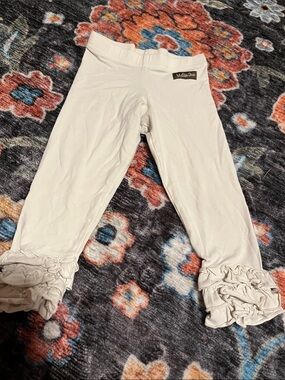 Matilda Jane White Ruffle Hem Capri Leggings